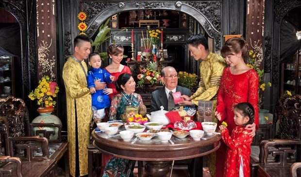 Vietnamese family traditions in Lunar New Year festival